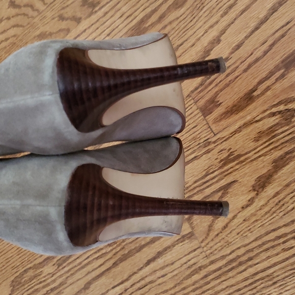 Open toe booties - Picture 3 of 5